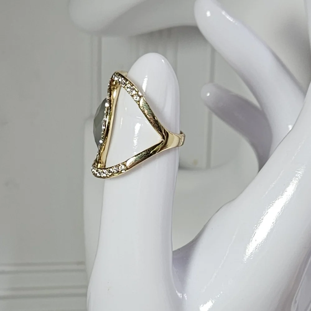 Ring - Picture 2 of 6